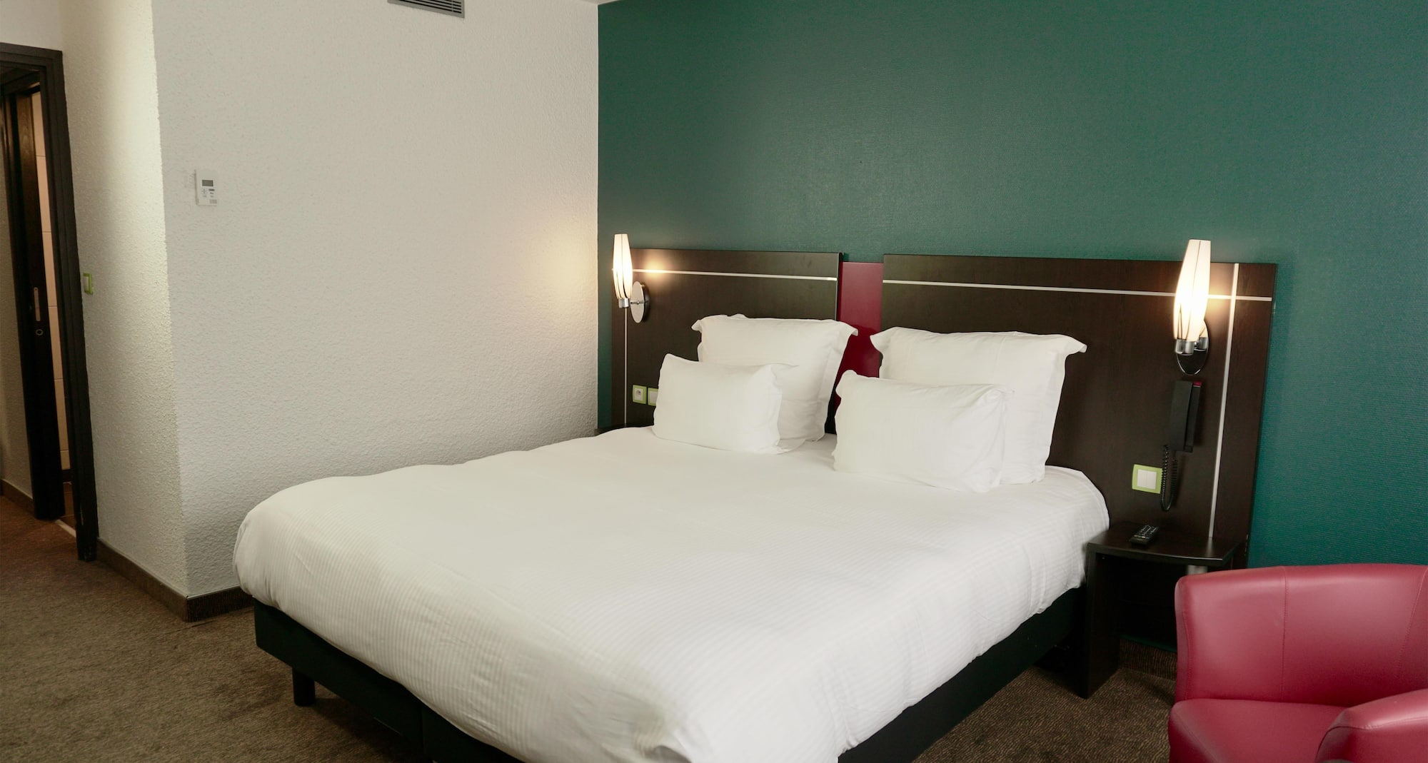 GOLDEN TULIP ROISSY SAINT WITZ - DSC