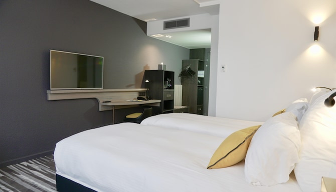 GOLDEN TULIP ROISSY SAINT WITZ