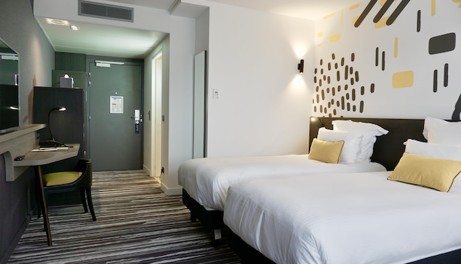 GOLDEN TULIP ROISSY SAINT WITZ