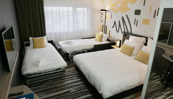 GOLDEN TULIP ROISSY SAINT WITZ