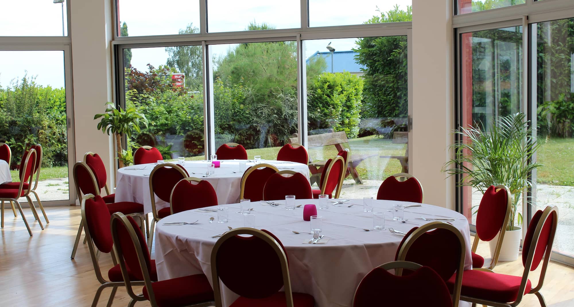 GOLDEN TULIP ROISSY SAINT WITZ - Dining room  Marqueyssac