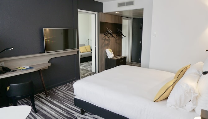 GOLDEN TULIP ROISSY SAINT WITZ