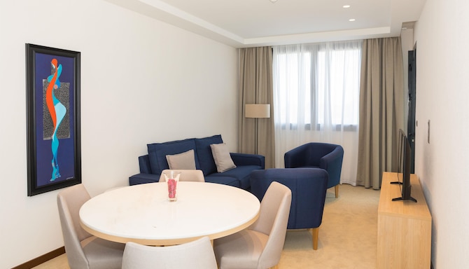 Junior Suite 1 King Bed, 55SQM, Jacuzzi, Free WIFI, Coffee facilities, TV, Shower, Free Minibar