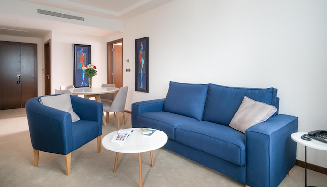 Junior Suite 1 King Bed, 55SQM, Jacuzzi, Free WIFI, Coffee facilities, TV, Shower, Free Minibar