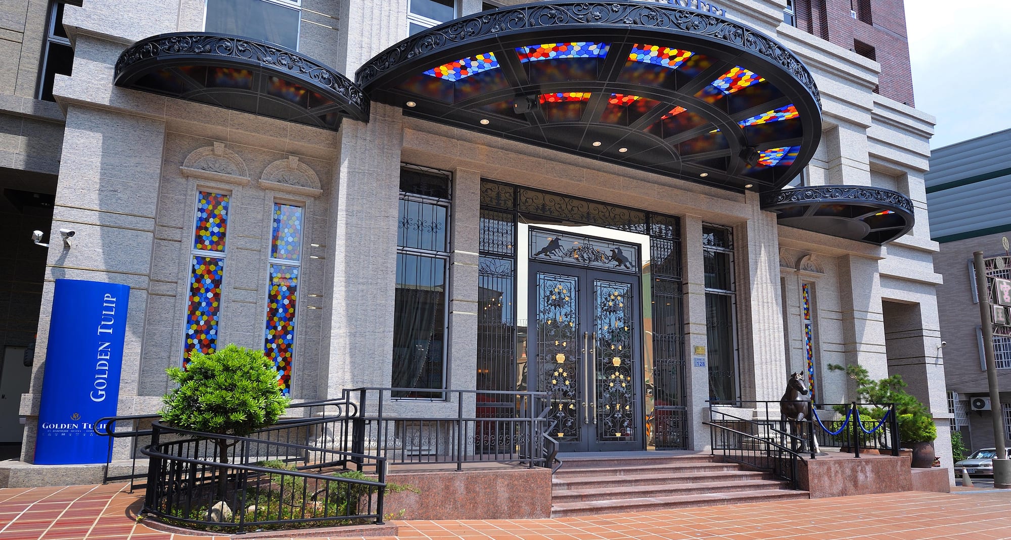 GOLDEN TULIP RS BOUTIQUE HOTEL TAINAN - Exterior