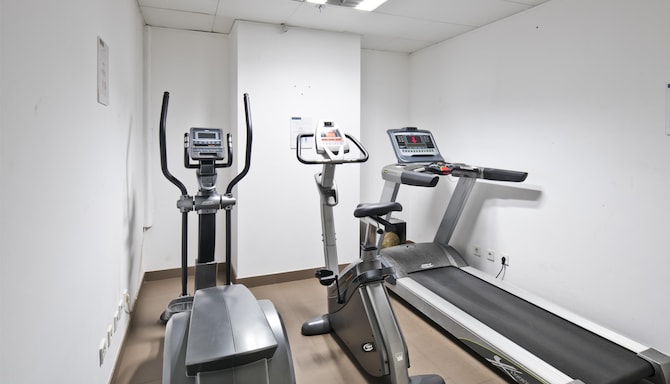 GOLDEN TULIP SAO JOAO DA MADIERA HOTEL - Gym