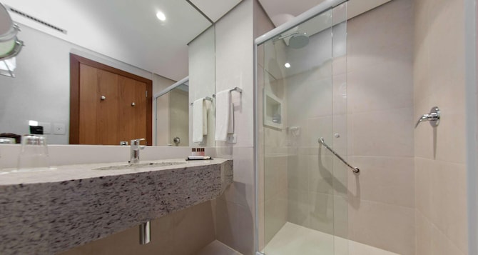 Golden Tulip Sao Jose Dos Campos - Bathroom
