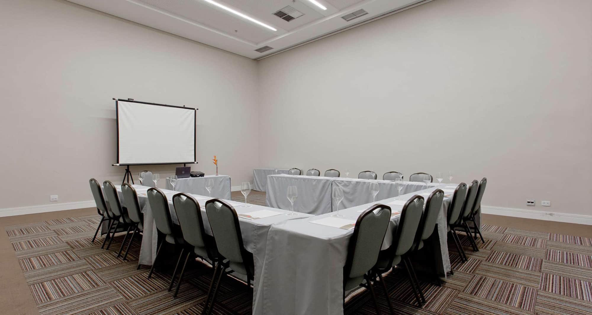 Golden Tulip Sao Jose Dos Campos - Meeting Room