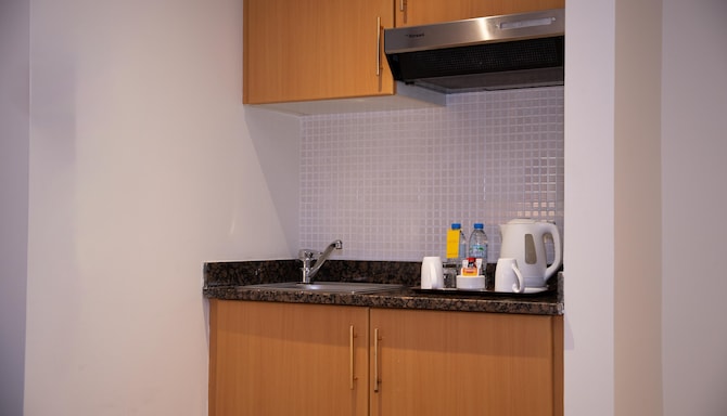 Golden Tulip Sharjah - جناح مطبخ / مطبخ صغير