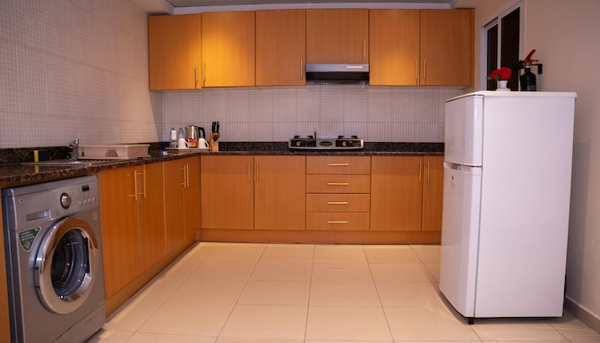 Golden Tulip Sharjah - جناح مطبخ / مطبخ صغير