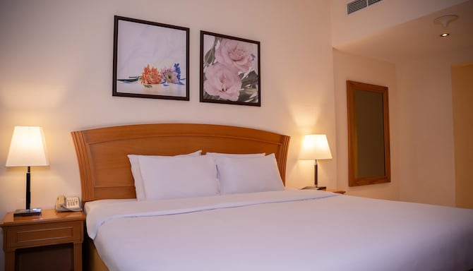 Golden Tulip Sharjah - جناح