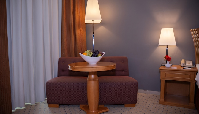 Golden Tulip Sharjah - جناح