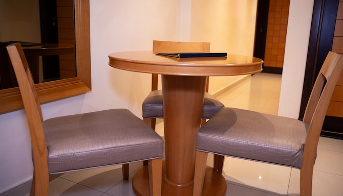 Golden Tulip Sharjah - جناح