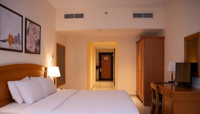 Golden Tulip Sharjah - جناح