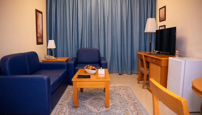 Golden Tulip Sharjah - جناح