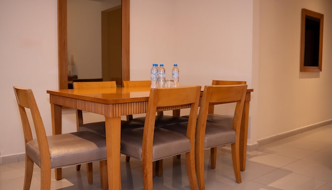 Golden Tulip Sharjah - جناح