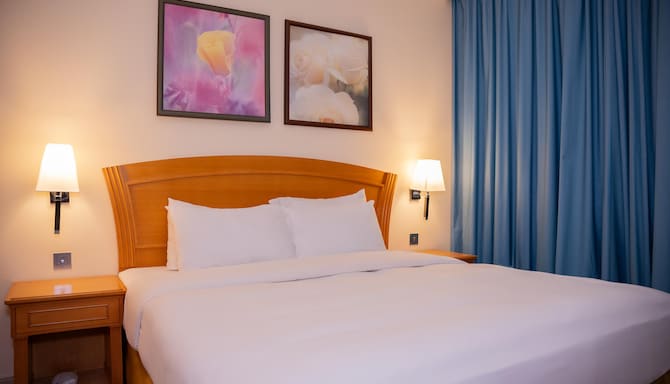 Golden Tulip Sharjah - جناح