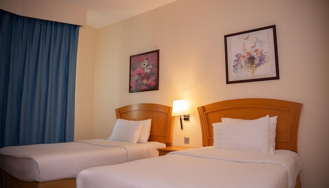 Golden Tulip Sharjah - جناح