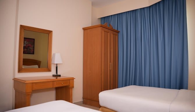 Golden Tulip Sharjah - جناح
