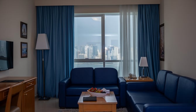 Golden Tulip Sharjah - جناح