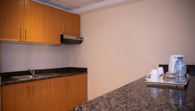 Golden Tulip Sharjah - جناح