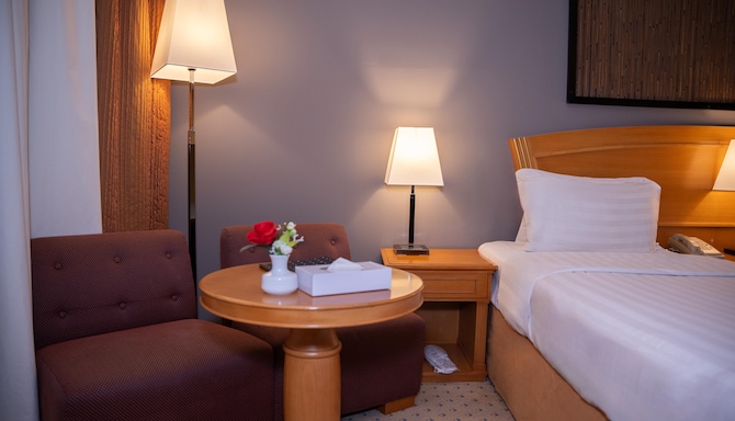 Golden Tulip Sharjah - جناح