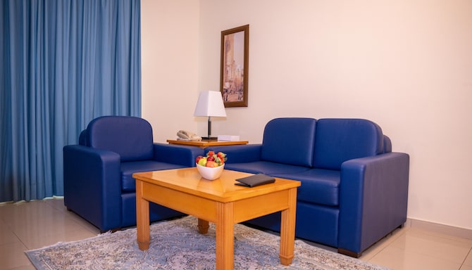 Golden Tulip Sharjah - جناح