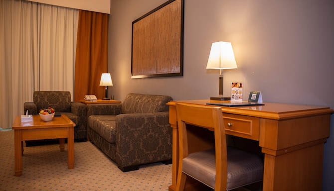 Golden Tulip Sharjah - جناح