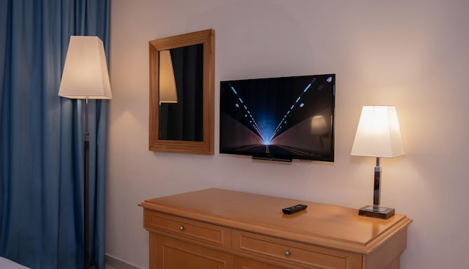 Golden Tulip Sharjah - جناح