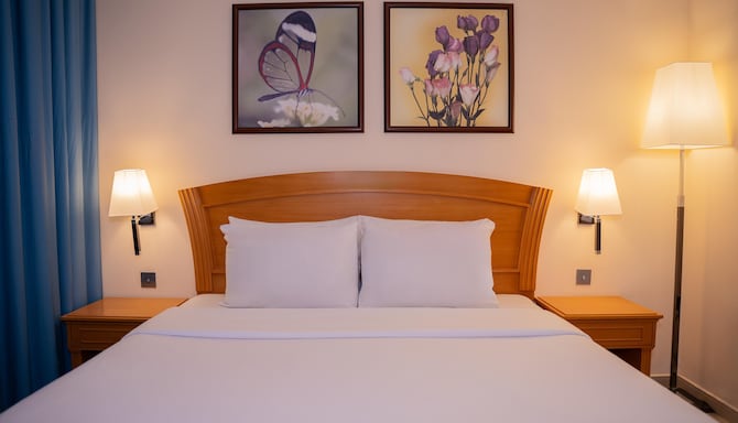 Golden Tulip Sharjah - جناح