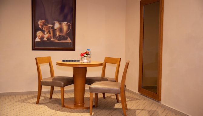 Golden Tulip Sharjah - جناح