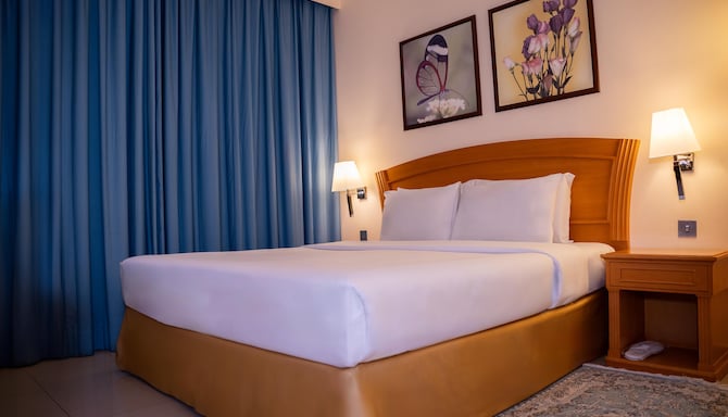 Golden Tulip Sharjah - جناح