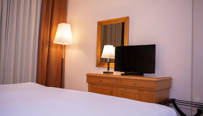 Golden Tulip Sharjah - جناح