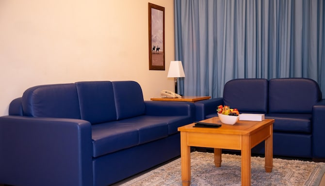 Golden Tulip Sharjah - جناح