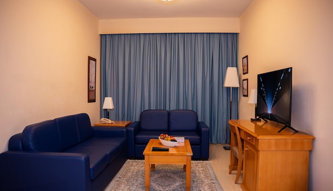 Golden Tulip Sharjah - جناح