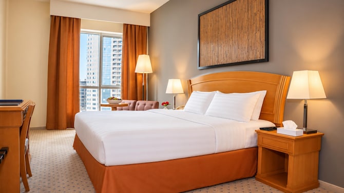 Golden Tulip Sharjah - جناح