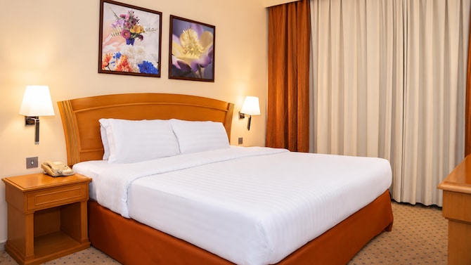 Golden Tulip Sharjah - جناح