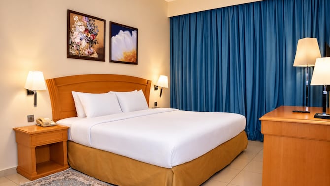 Golden Tulip Sharjah - جناح