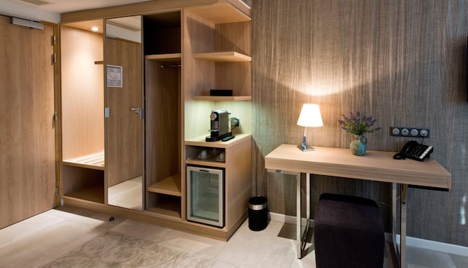 Golden Tulip Sophia Antipolis - Chambres / Logements