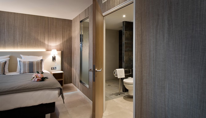 Golden Tulip Sophia Antipolis - Chambres / Logements