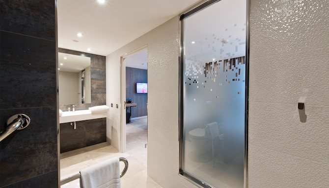 Golden Tulip Sophia Antipolis - Bain de suite
