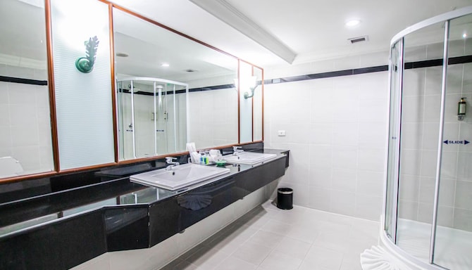 Bathroom - Bathroom & shower