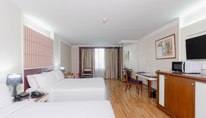 Golden Tulip Sovereign Hotel Bangkok - Grand Deluxe twin bed