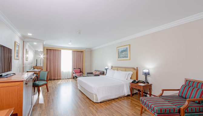 Grand Deluxe king bed