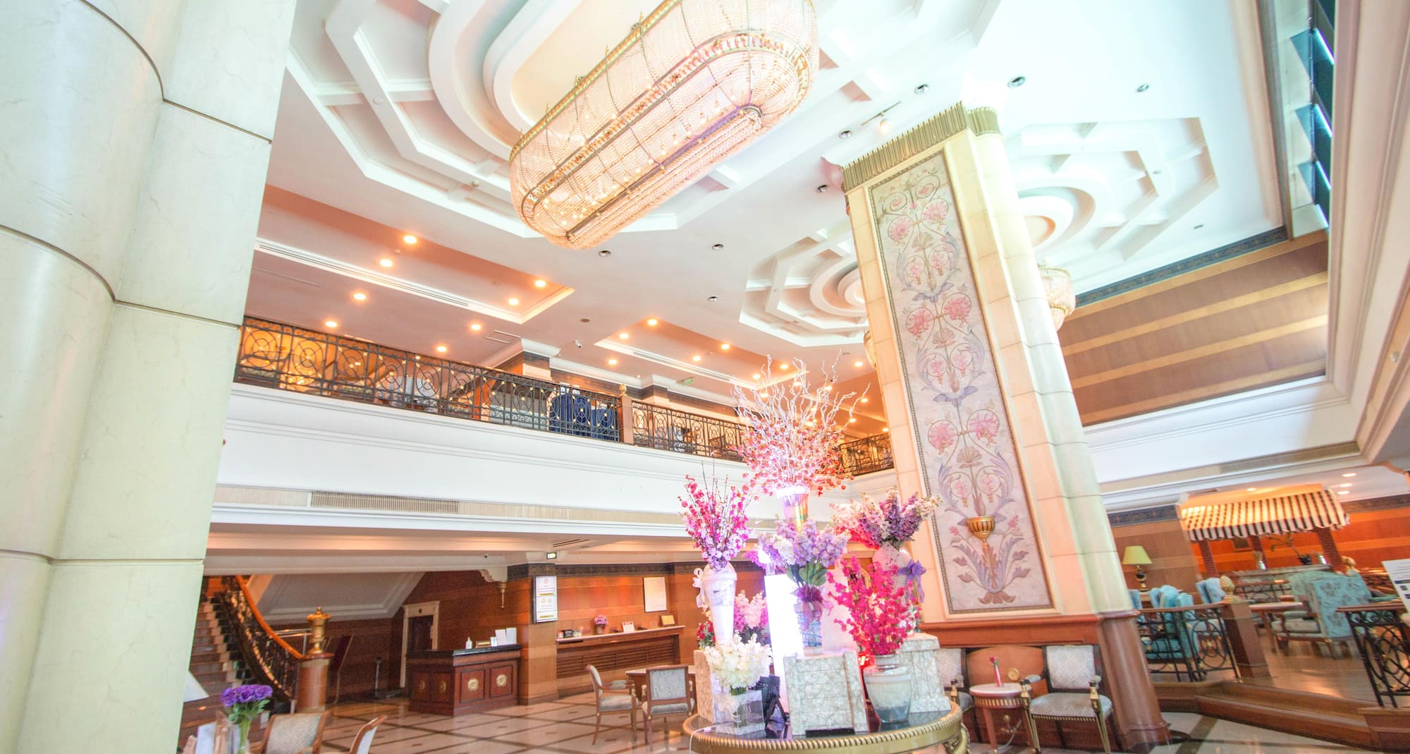 Golden Tulip Sovereign Hotel Bangkok - Lobby View 2
