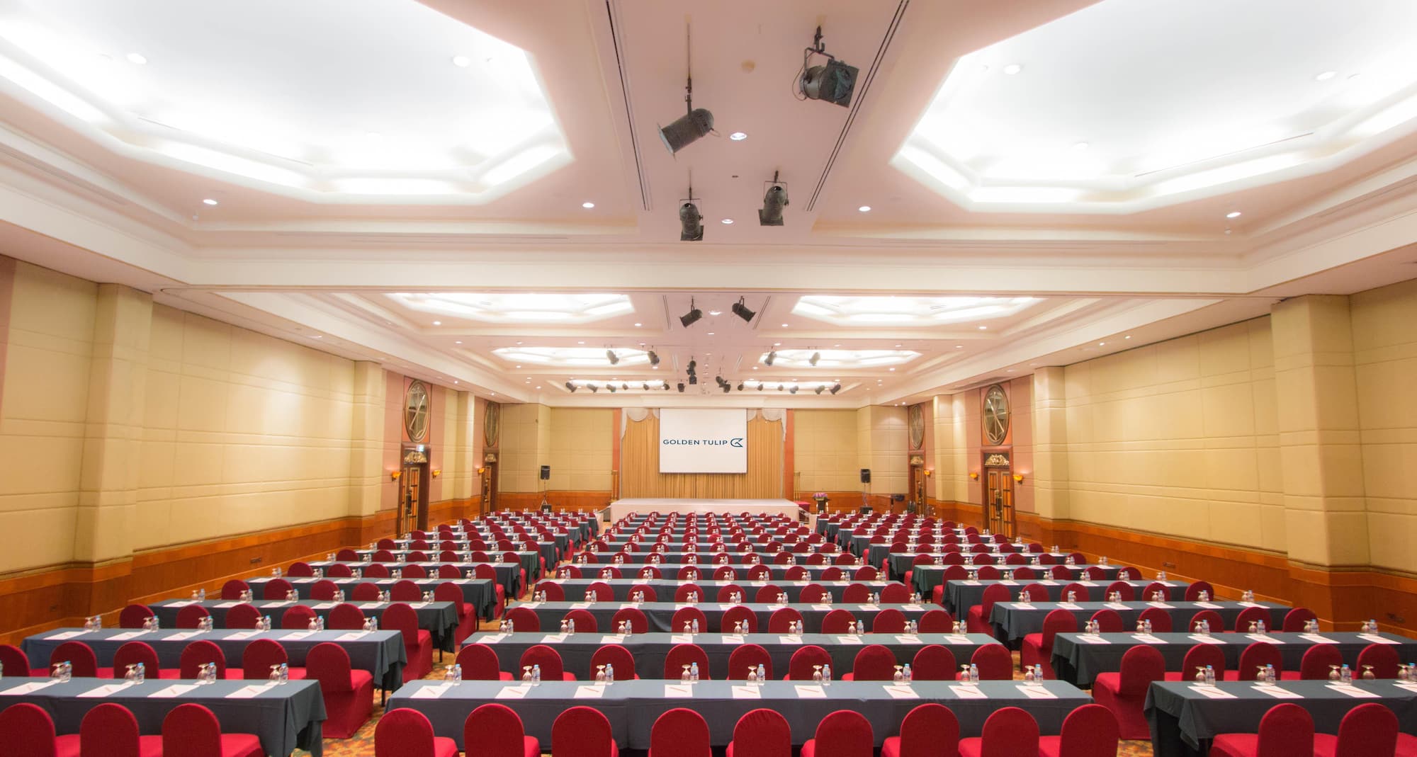 Golden Tulip Sovereign Hotel Bangkok - Grand Ballroom