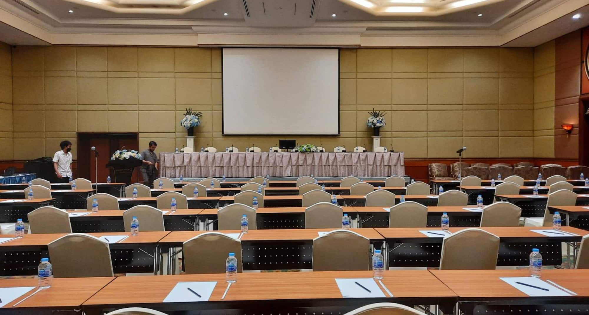 Golden Tulip Sovereign Hotel Bangkok