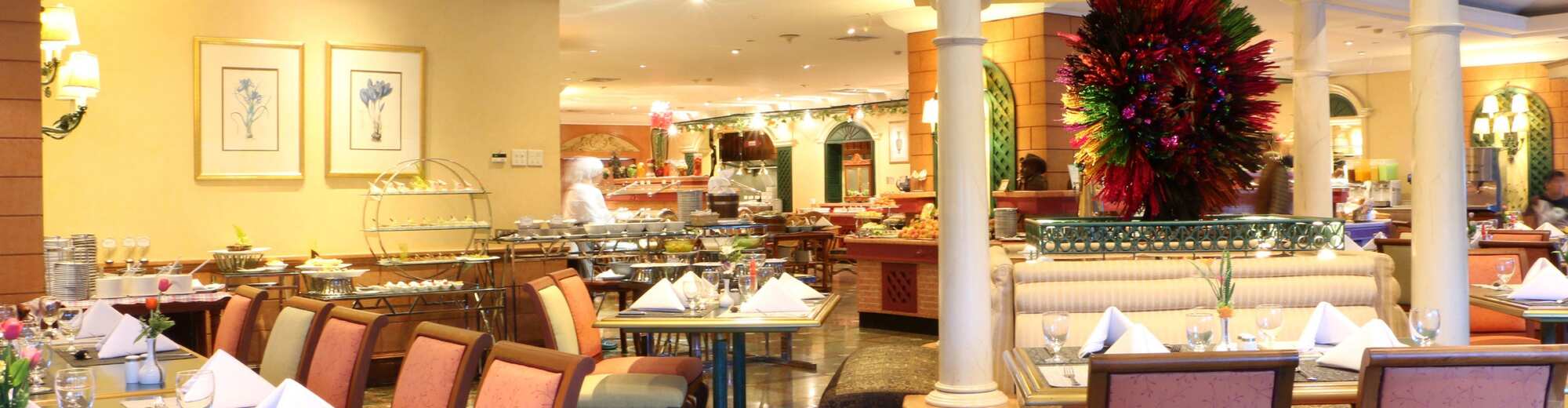 Golden Tulip Sovereign Hotel Bangkok - 92 Cafe (International Food)