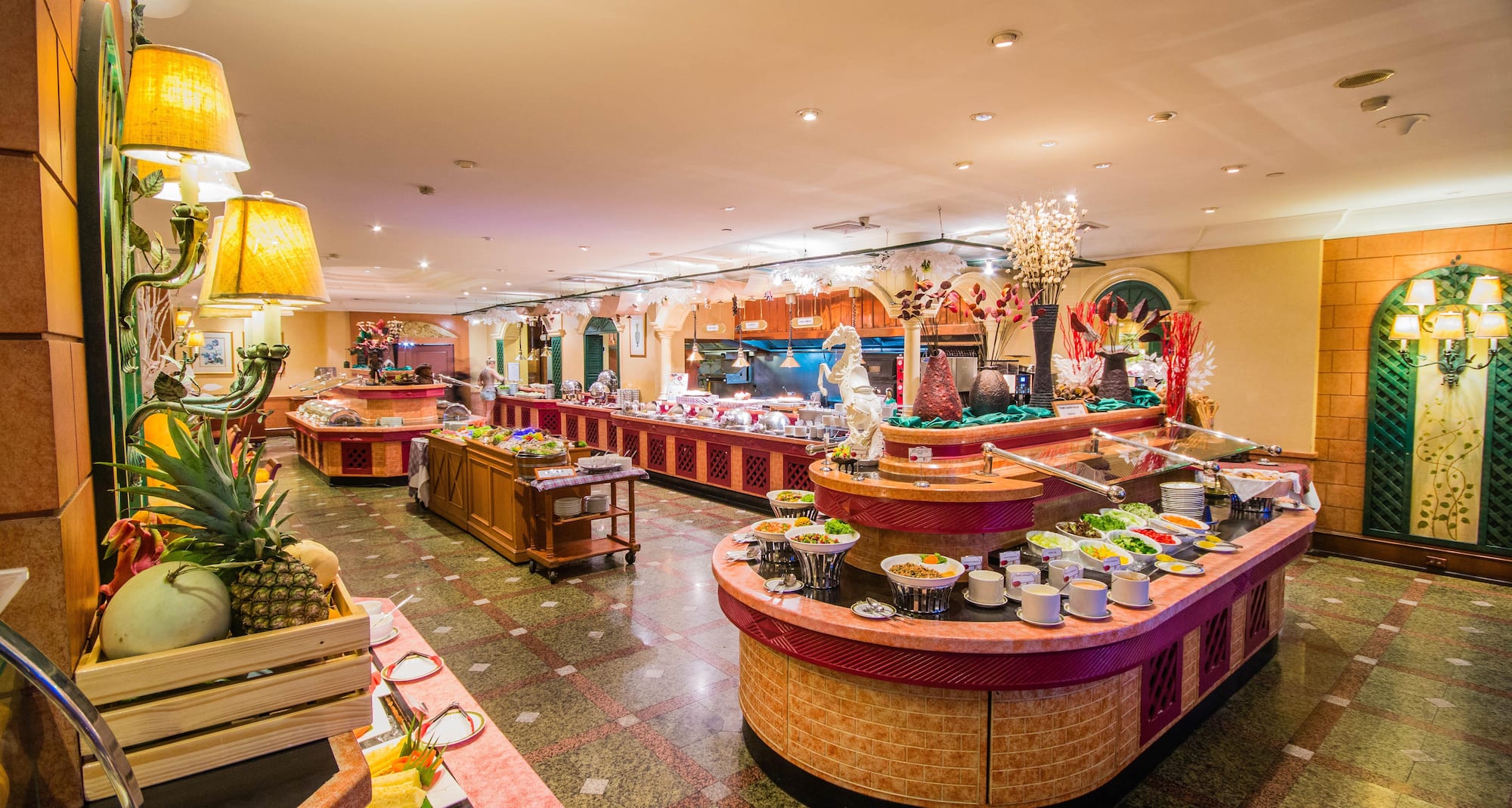 Golden Tulip Sovereign Hotel Bangkok - 92 Cafe (International Food)