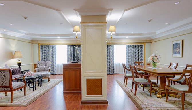 Golden Tulip Sovereign Hotel Bangkok - Grand Suite